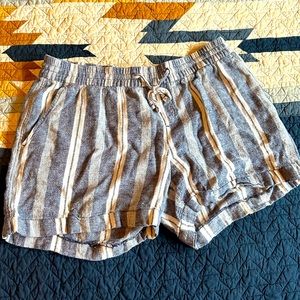 Old Navy white and blue linen shorts